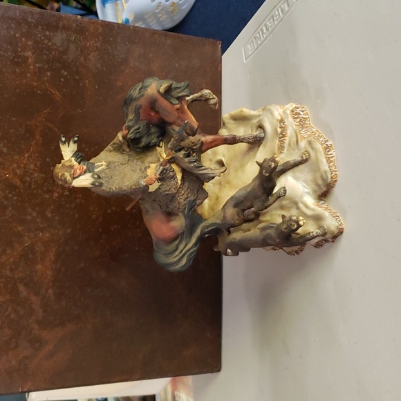 INDIAN  SPIRIT OF THE WEST  WIND  Indian statue - Picture 3 of 13